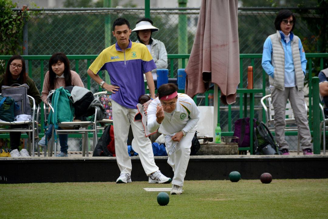 Veteran Bowler Aims for National Glory