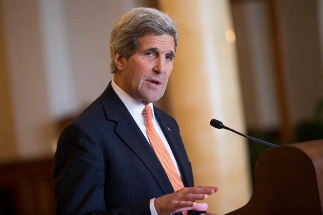 Kerry in Cairo for Egypt Security Talks