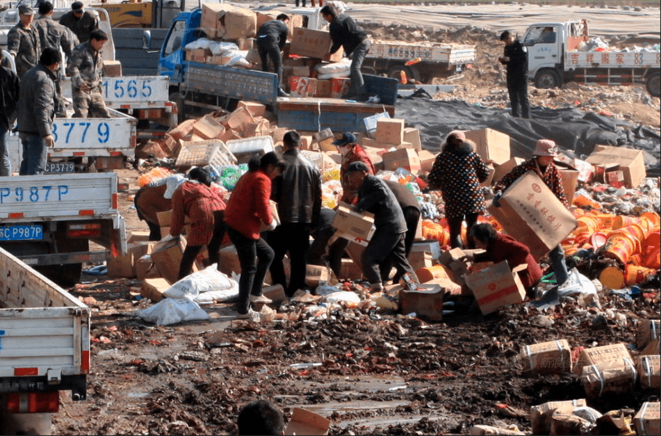 Locals Make Grab for Confiscated Fakes Slated for Destruction in China