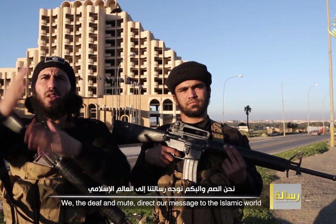 ISIS Video: Islamic State Uses Sign Language to Recruit Deaf-Mute Fighters (+Photos)