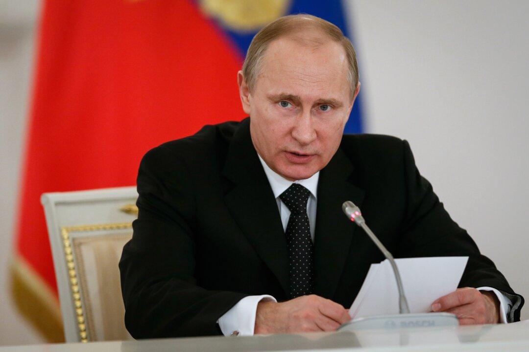 Putin Urges All to Fight ISIS, Backs Syria’s Assad