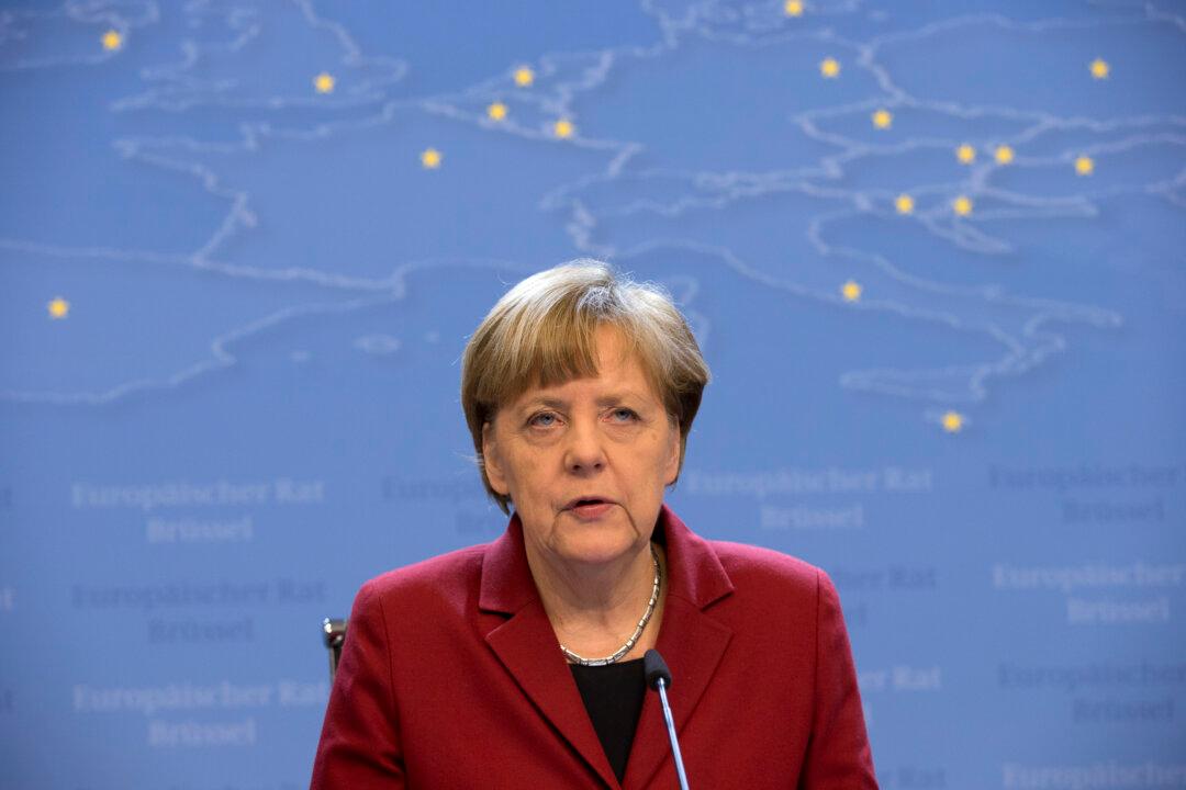 Germany’s Merkel Arrives in Bosnia to Back Economic Reform