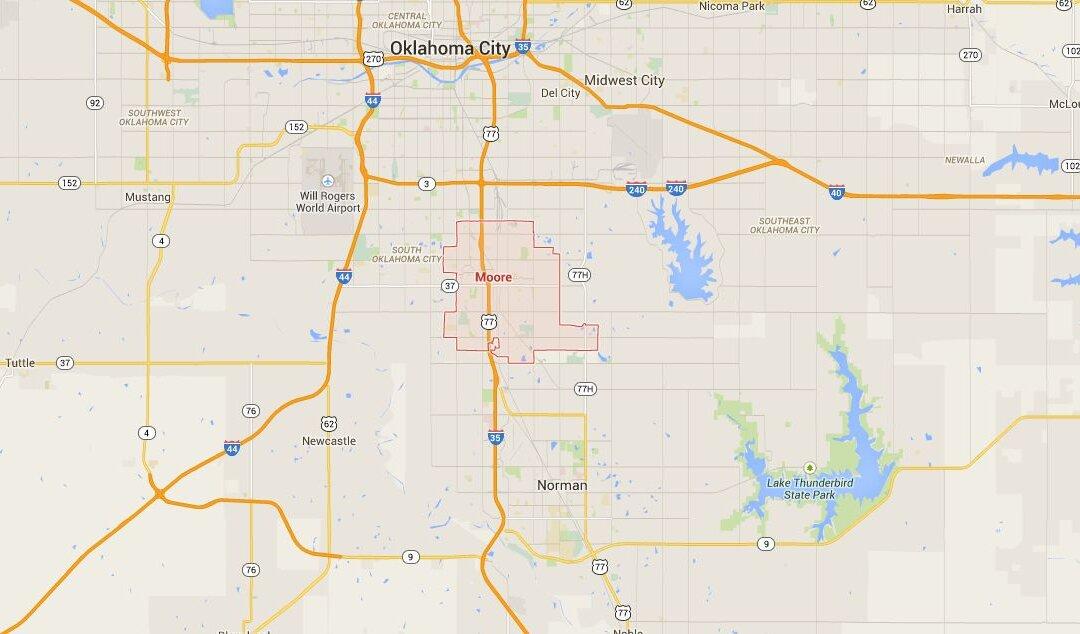 Tornado Damages KOKC Radio Tower in Oklahoma, Splits it in Half