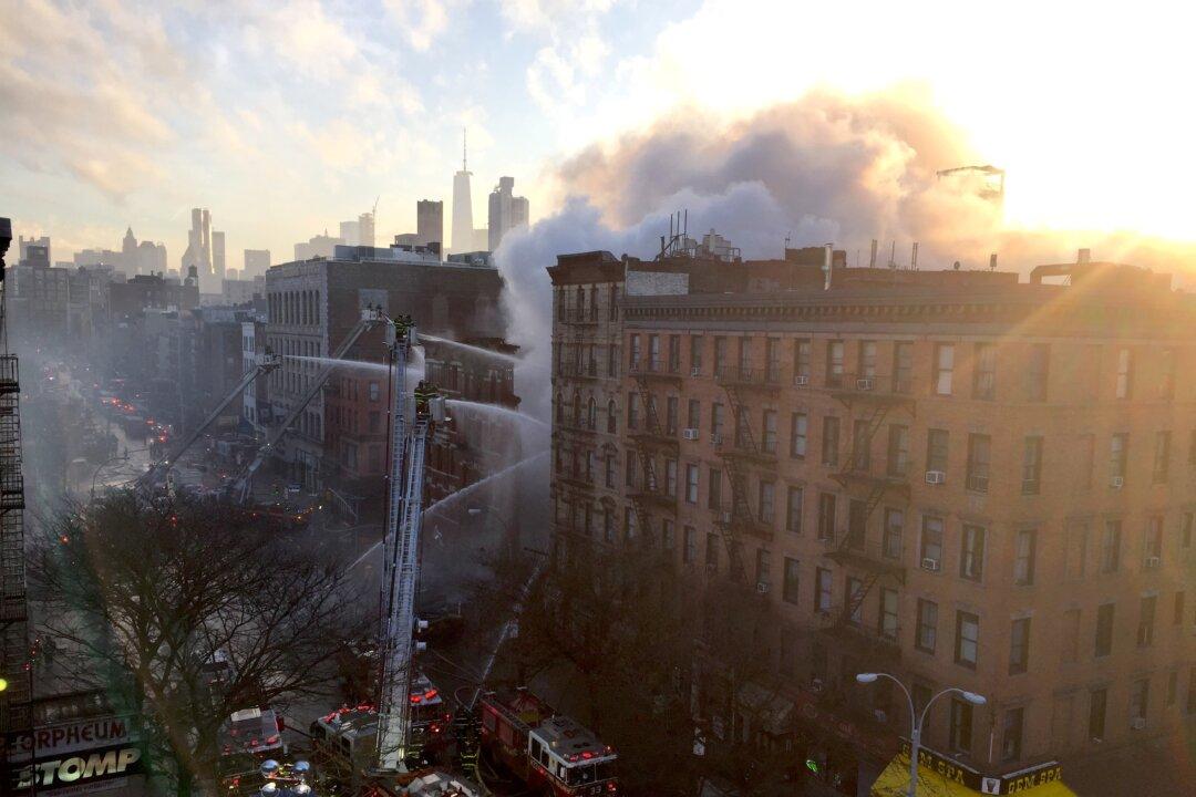 Restaurants Pommes Frites, Sushi Park Destroyed in Manhattan Building Fire