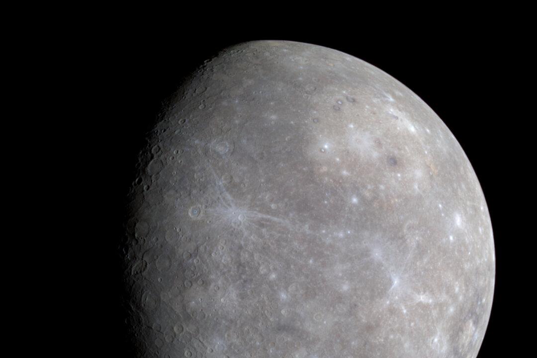 Comet Dust Coats Mercury With ‘Invisible Paint’