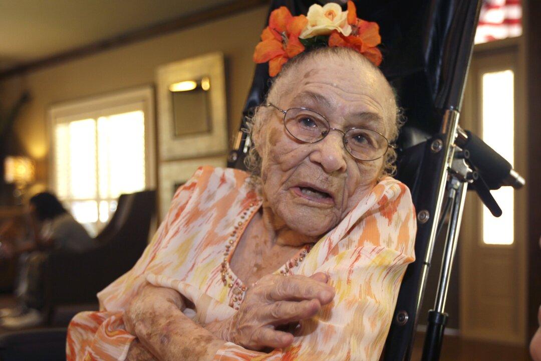 World’s Oldest Person Gertrude Weaver Dies, Had Designation for 5 Days
