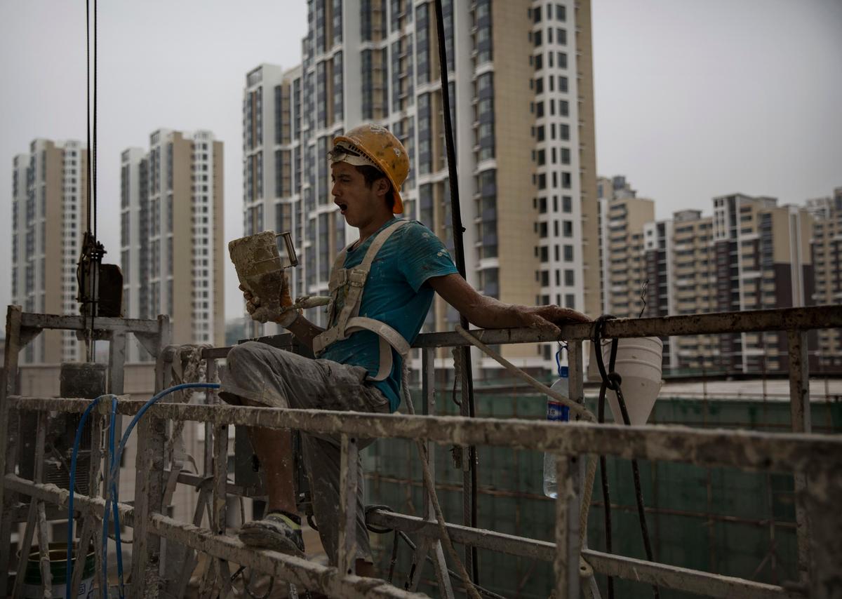The Chinese Economy Besieged and Embattled: the Real Estate Market