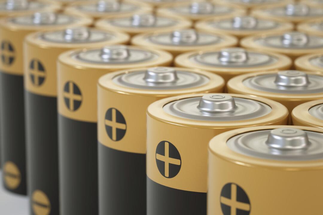 Aluminum Battery Takes 1 Minute to Charge