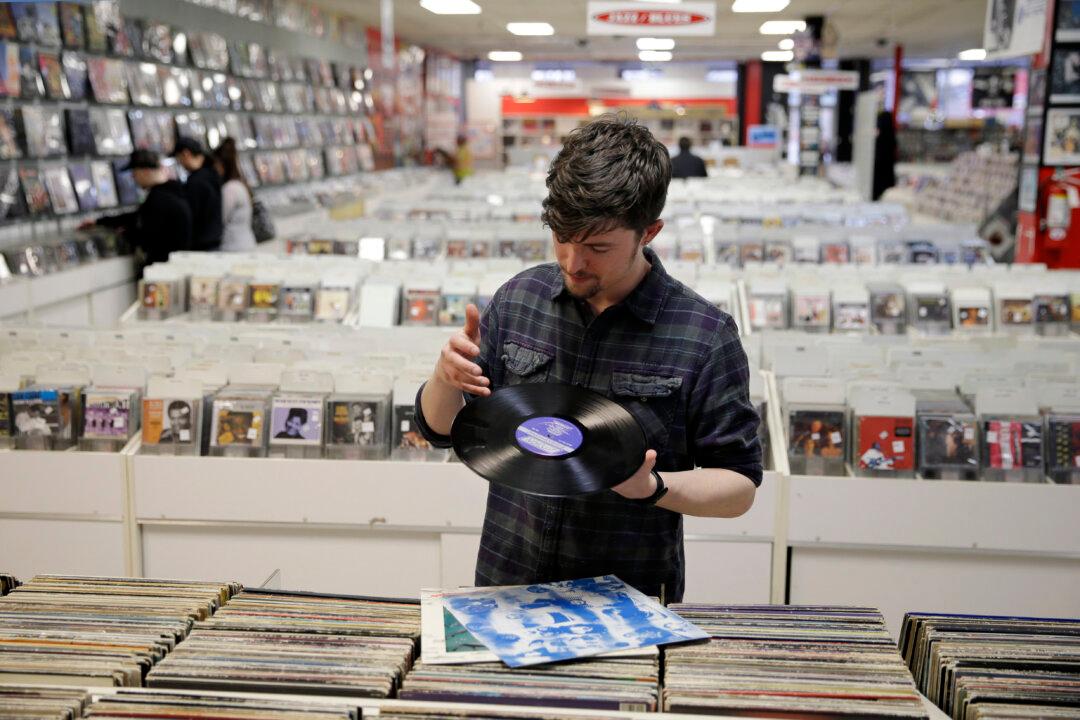 Back on Record – the Reasons Behind Vinyl’s Unlikely Comeback