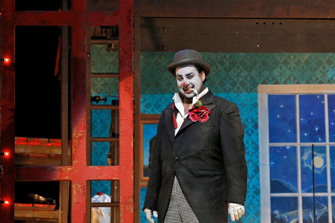 Cav and Pag Together Again, and Still Powerful, at the Met