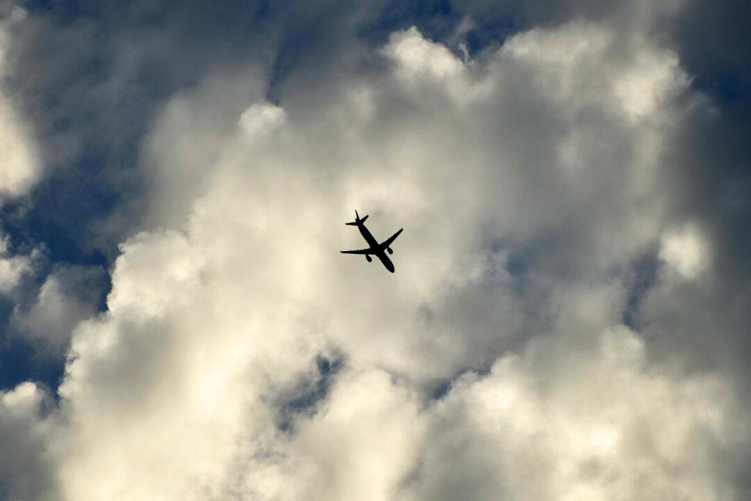 Are Remote Control Jumbo Jets Safer or a Terrible Idea?