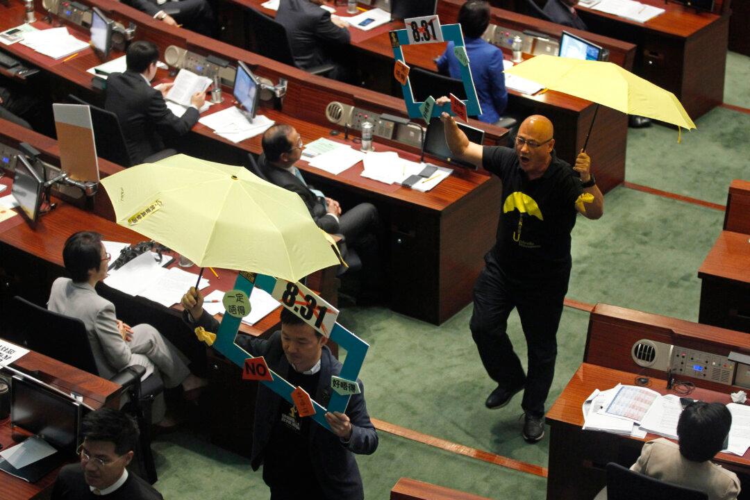 Hong Kong Pan-Democrats Refuse to Change Stance on Reform Proposal