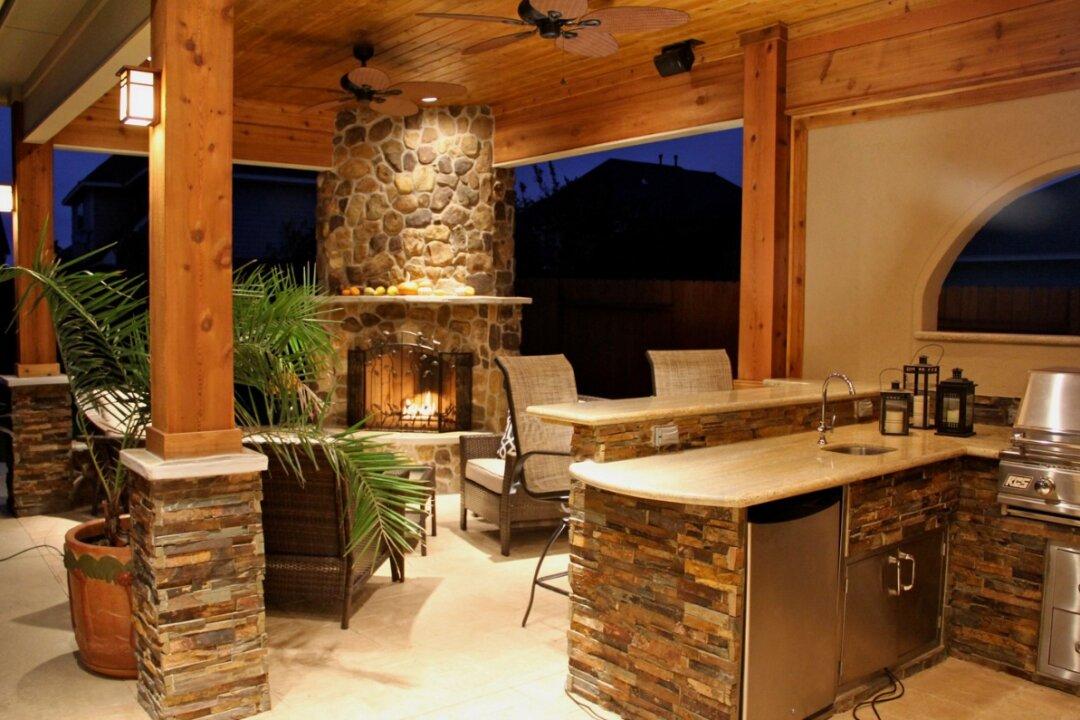 Your Backyard Isn’t Complete Without an Outdoor Kitchen