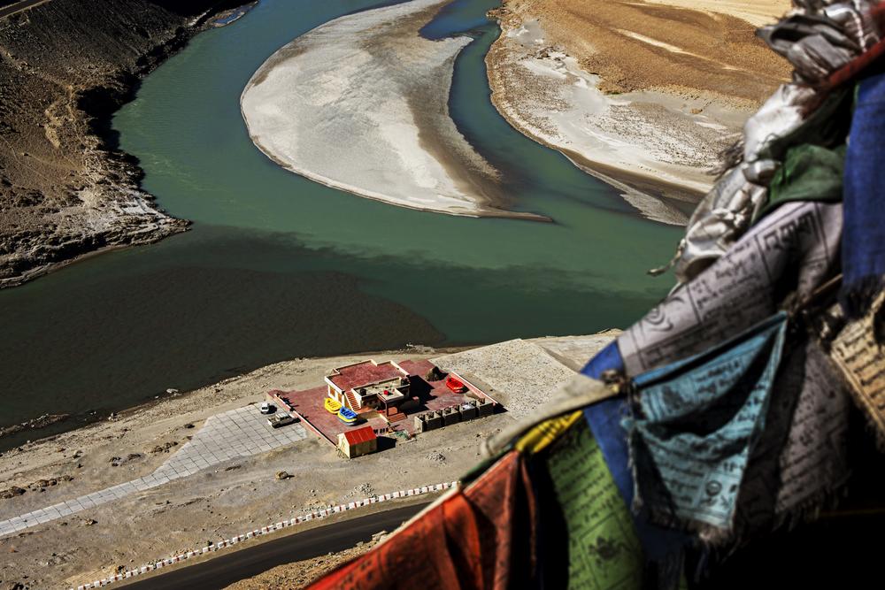 How the Tibetan Plateau Got Such Lofty Valleys
