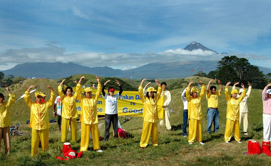 Persecuted Father and Daughter Find Freedom in New Zealand