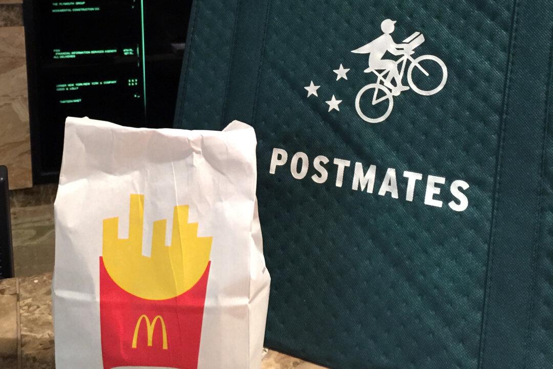 Fries at the Doorstep: Fast-Food Pushes Into Delivery