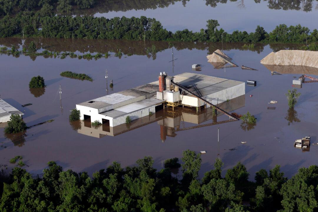Receding Floodwaters Lead to Homecoming Heartbreak
