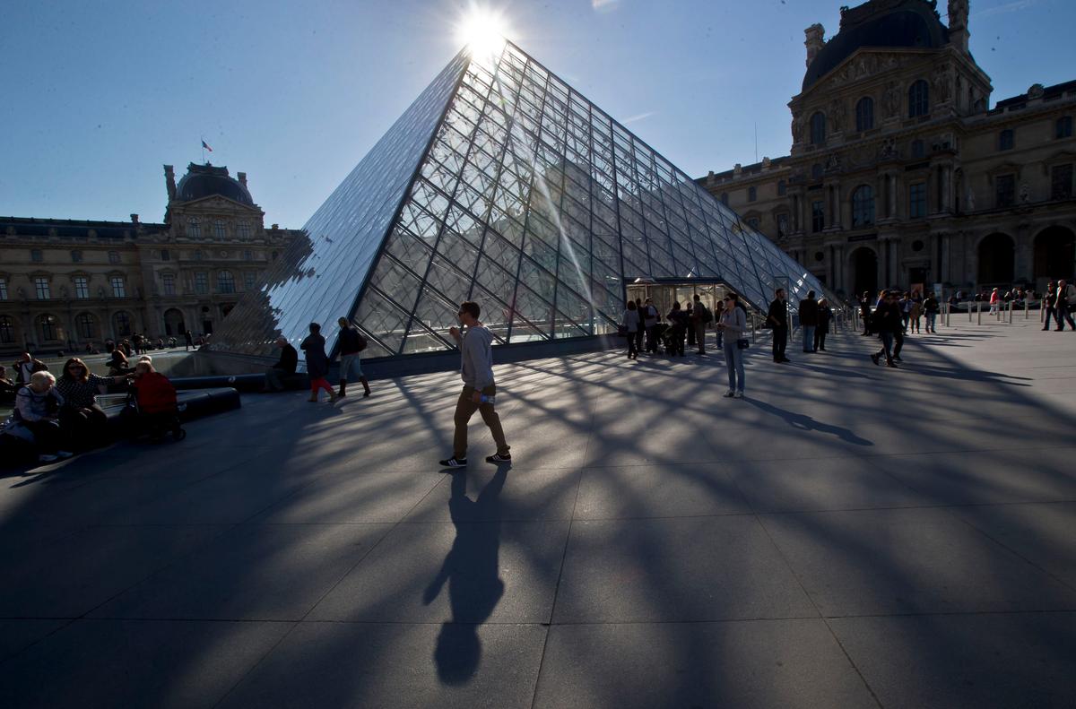 Virus Spreads to Over 60 Countries; France Closes the Louvre