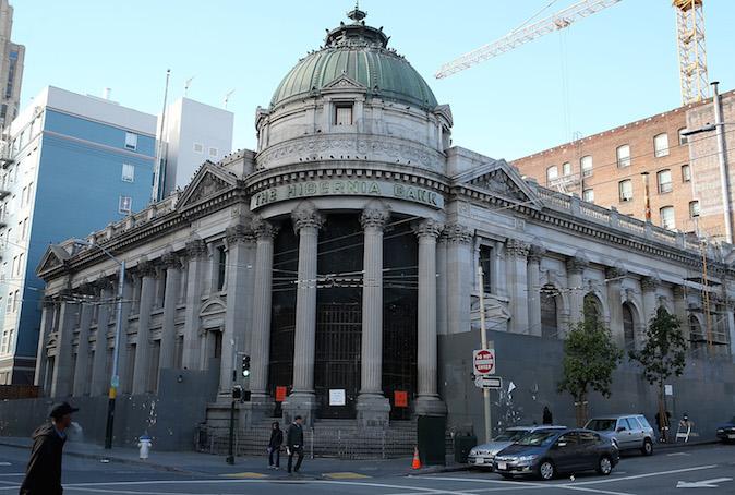 Banks Linked to Cryptocurrency Community Collapse: Could New Regulations Have Prevented This?