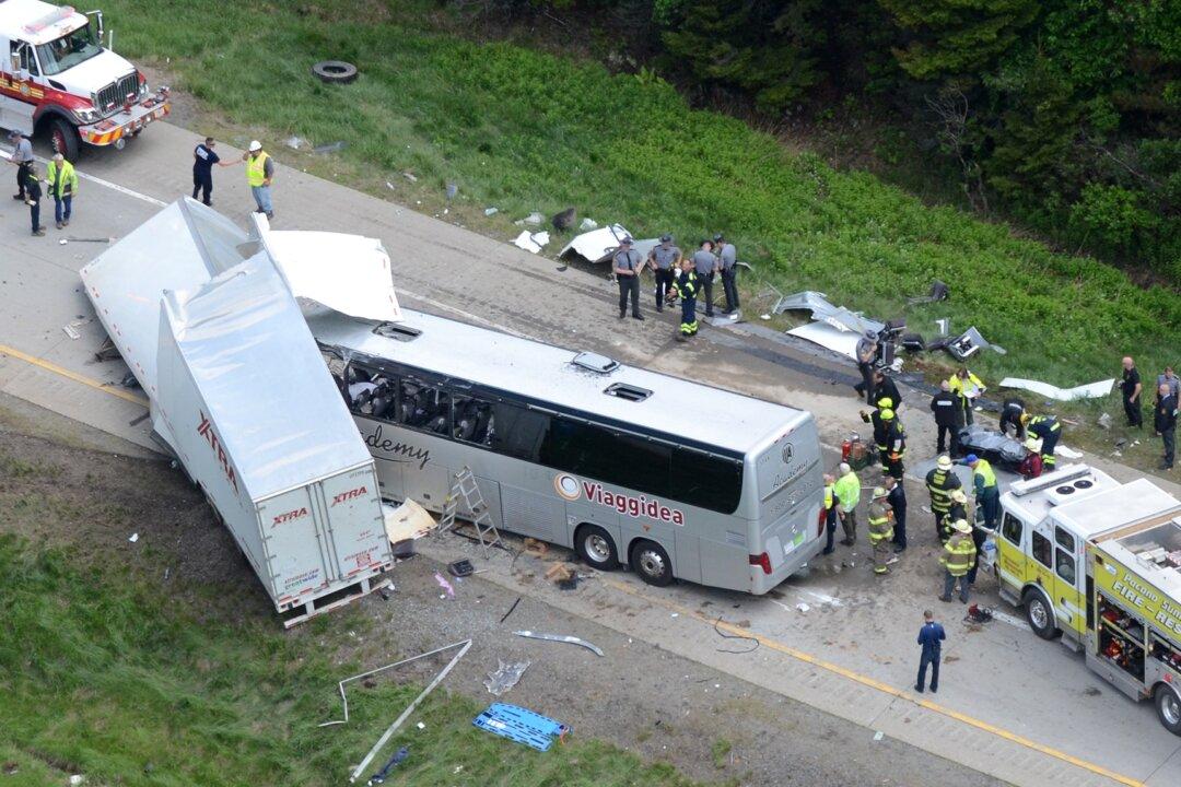 Bus-Truck Collision in Pennsylvania Leaves 2 Dead, Many Hurt