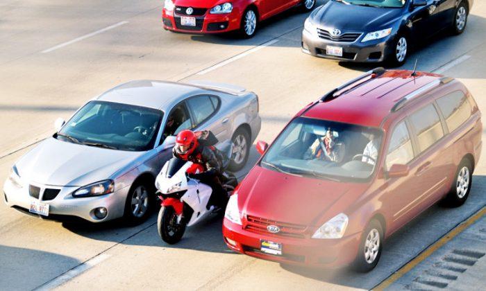 How Motorcycles Can Safely Split Lanes With Cars