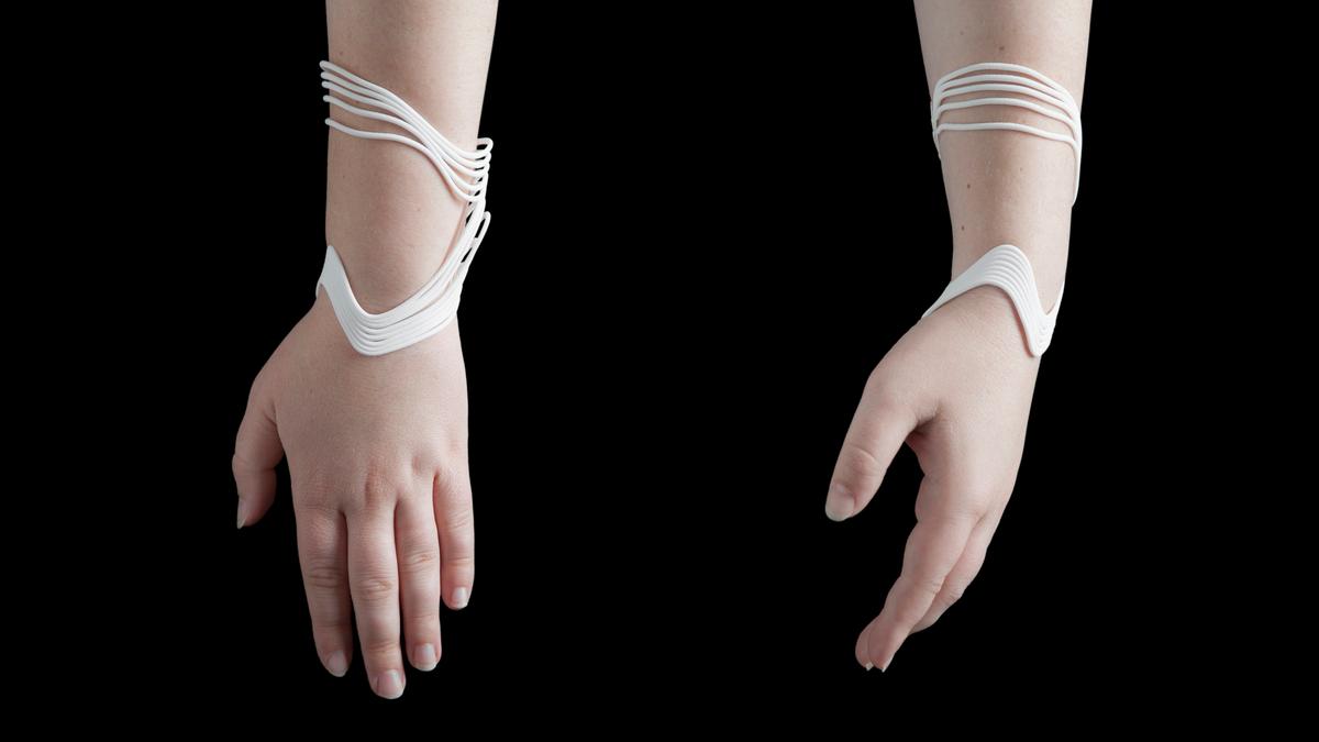 Watch This 3-D Jewelry Get Tailored With Light Projectiions