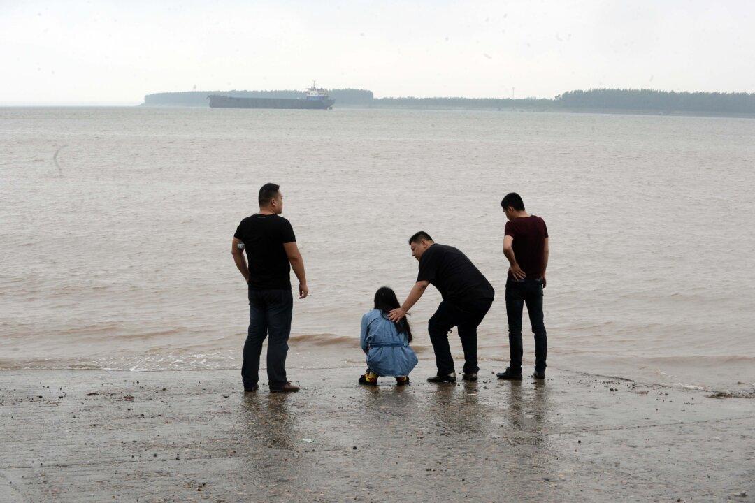 More Than 360 Still Missing in Yangtze Boat Disaster
