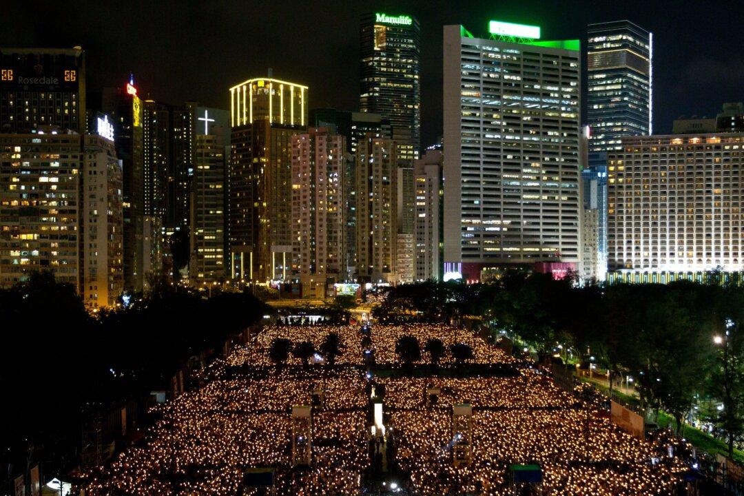 In Hong Kong, Tens of Thousands Remember Tiananmen Massacre