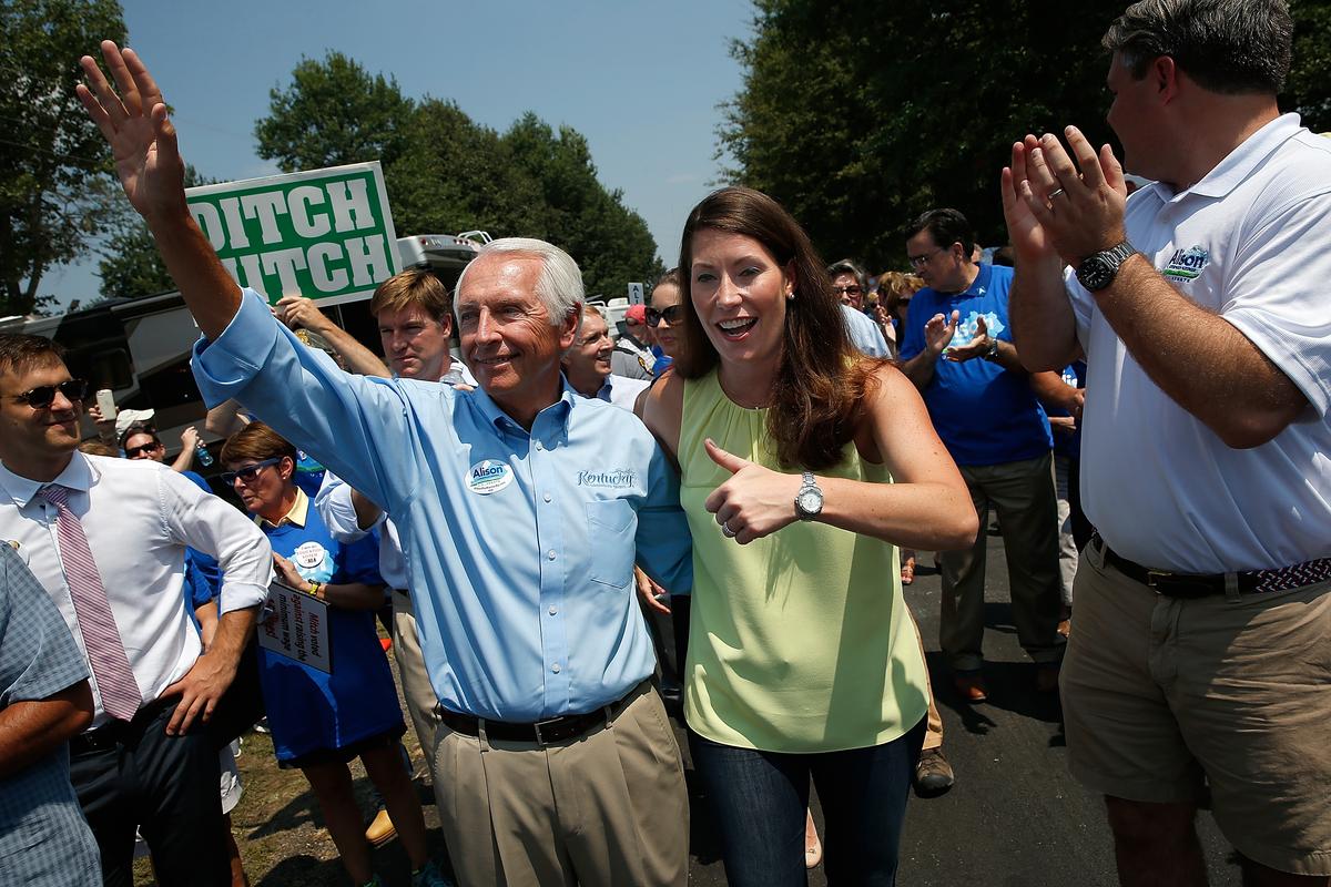 Governor Raises Minimum Wage for Some Kentucky State Workers