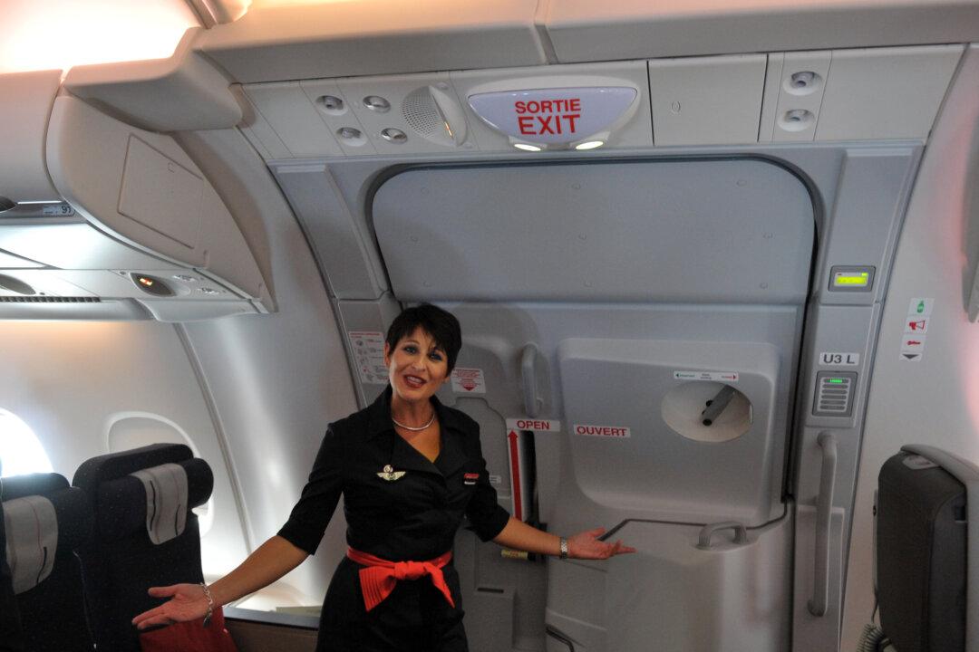 Why Planes Still Have Ashtrays, and 4 Other Mysteries of Flying Solved