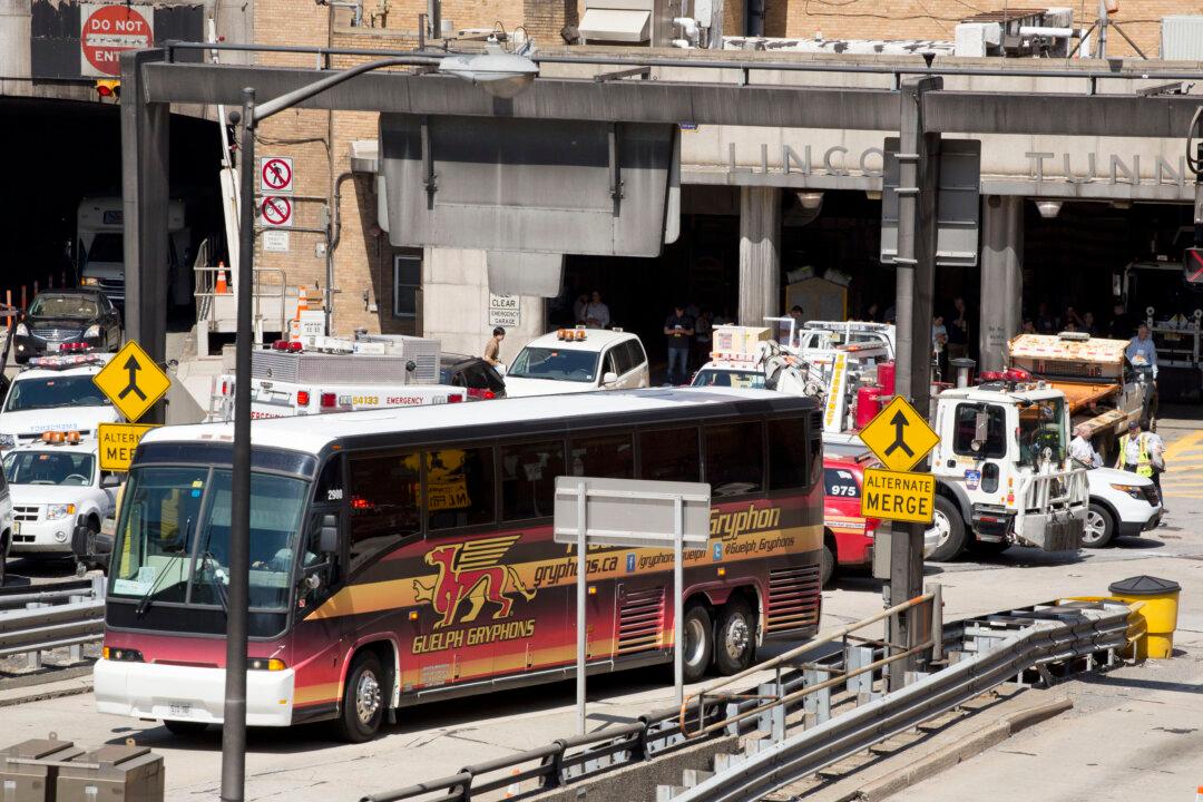 2 Buses Crash Inside Lincoln Tunnel, Injuring More Than 30
