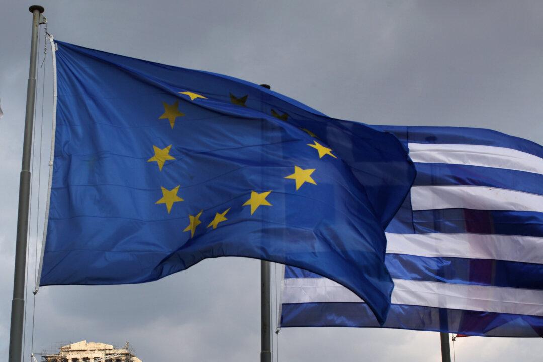 Hopes Low Over Greece Bailout as Officials Prepare to Meet