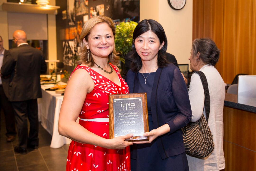 Chinese Language Epoch Times Wins Ippies Award for Design