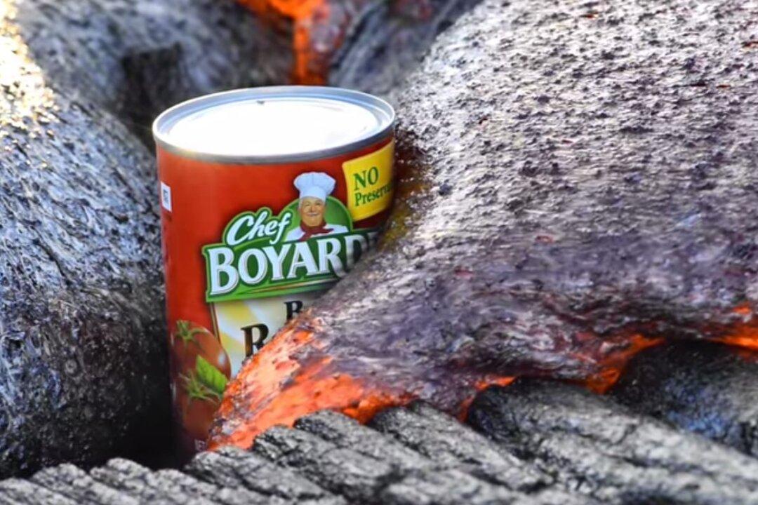Video: Can of Soup Vs. Lava