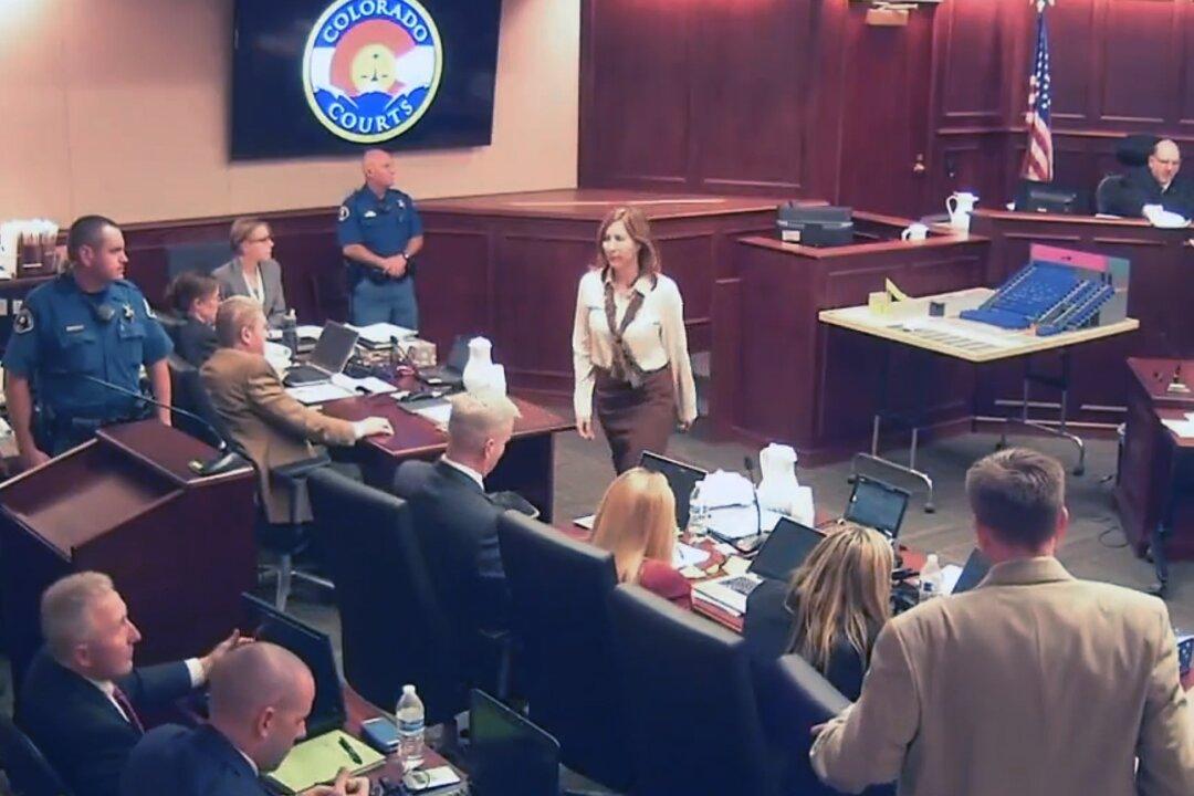 Psychiatrist Called Theater Shooter’s Mother With Concerns