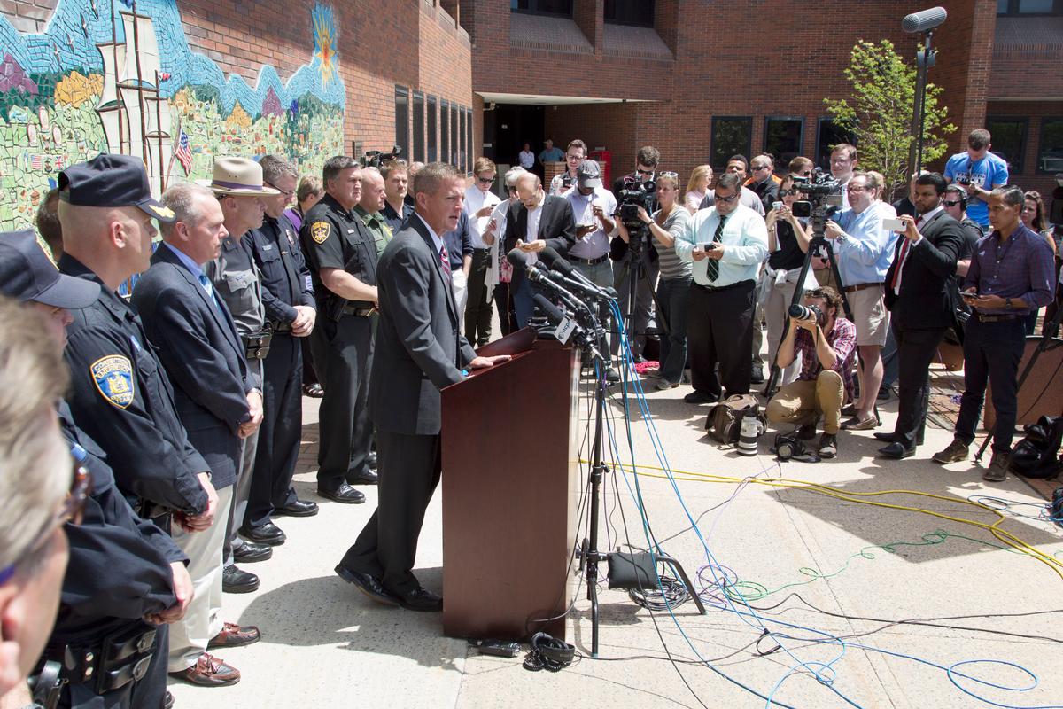 Prosecutor: Worker Discussed Hiring Inmates to Kill Husband