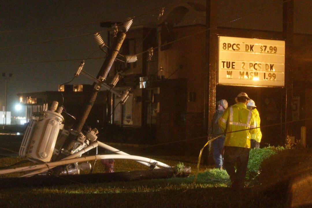 Texas Braces for Flooding as Tropical Depression Moves North