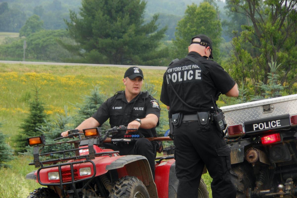 Manhunt for Escaped Killers Shifts After Possible Sighting