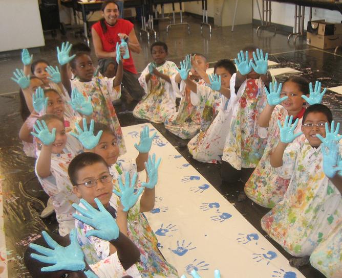 ‘Teaching Artists’: Creative Ways to Teach English to Immigrant Kids