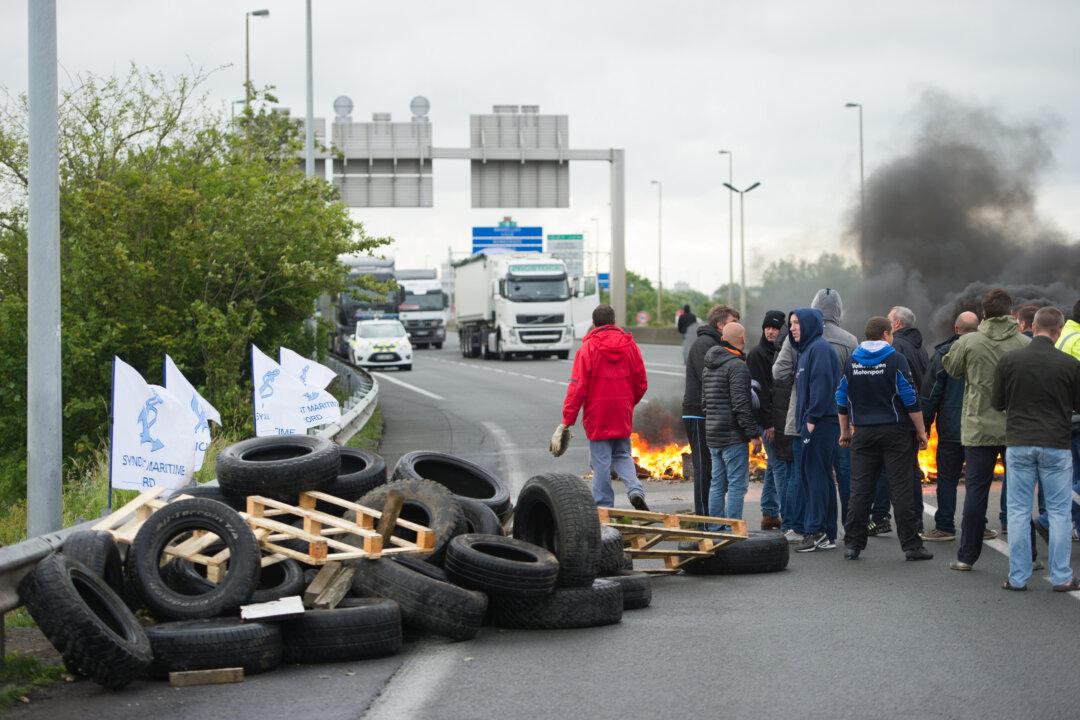 Trains Through Channel Tunnel Canceled Amid Calais Chaos
