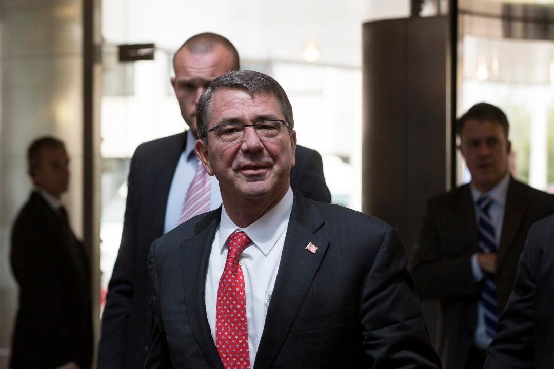 Defense Secretary Carter Meeting With Kurds in Iraq