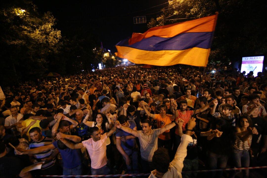 Standoff in Armenia Continues, No End in Sight