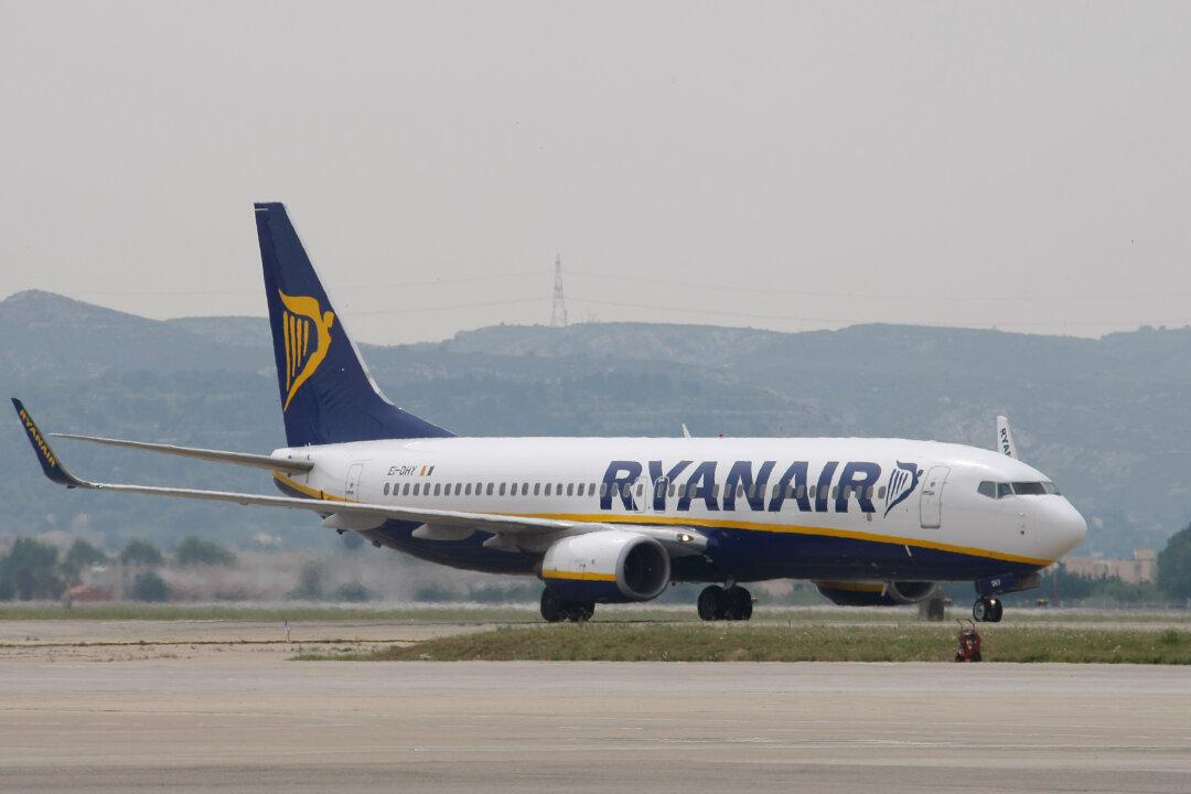 Ryanair Says No Emergency Landing in Warsaw, Hoax Threat