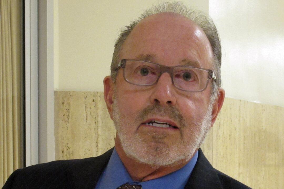 Kansas Judge Weighs Nation’s 1st Ban on Abortion Method