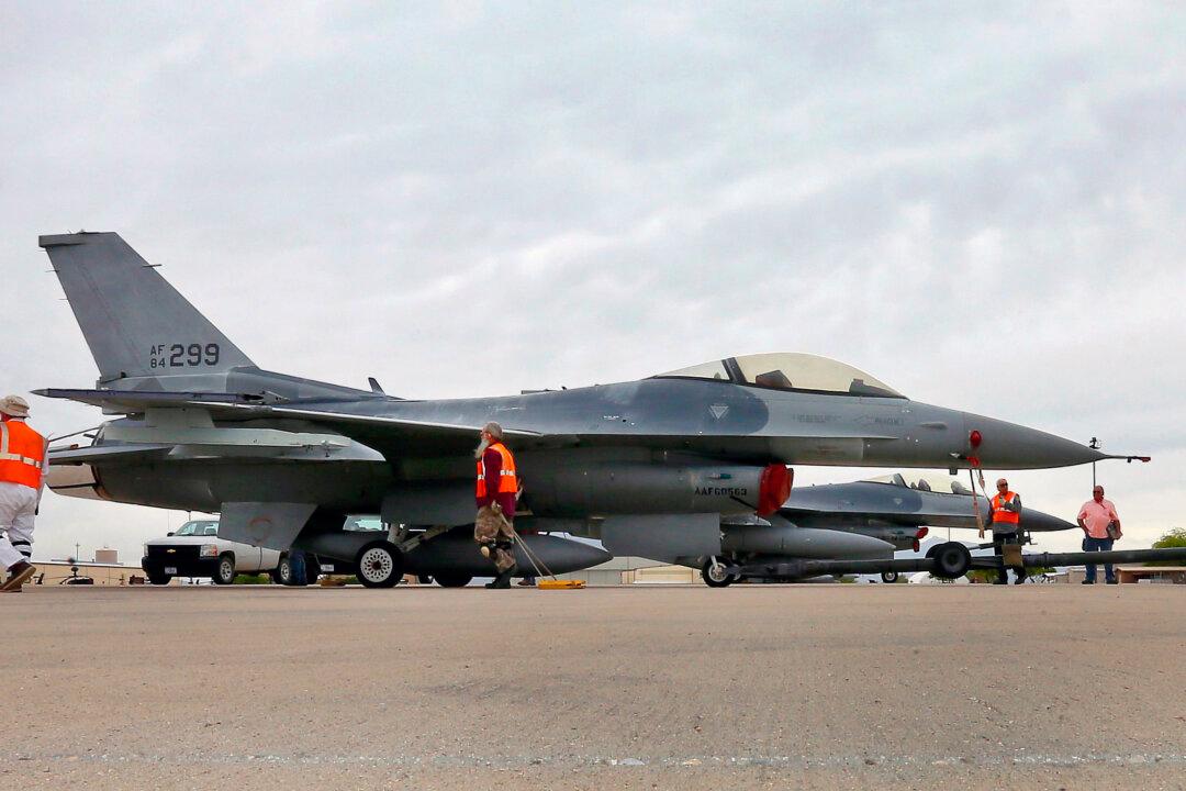 Military Plane Crashes in Southern Arizona, Sparks Fire