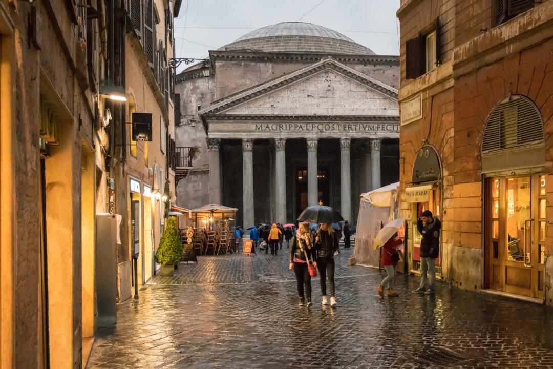 The Consummate Traveler: Why Sightseeing in the Rain Is Not Such a Bad Idea