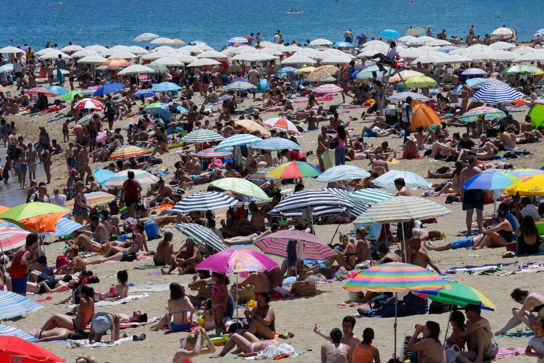 Spain, Portugal Issue Health Alerts Amid Scorching Temps