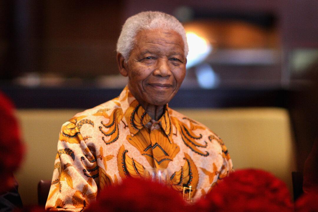 Nelson Mandela Biography: A Map and Photos of Mandela’s Illustrious Life
