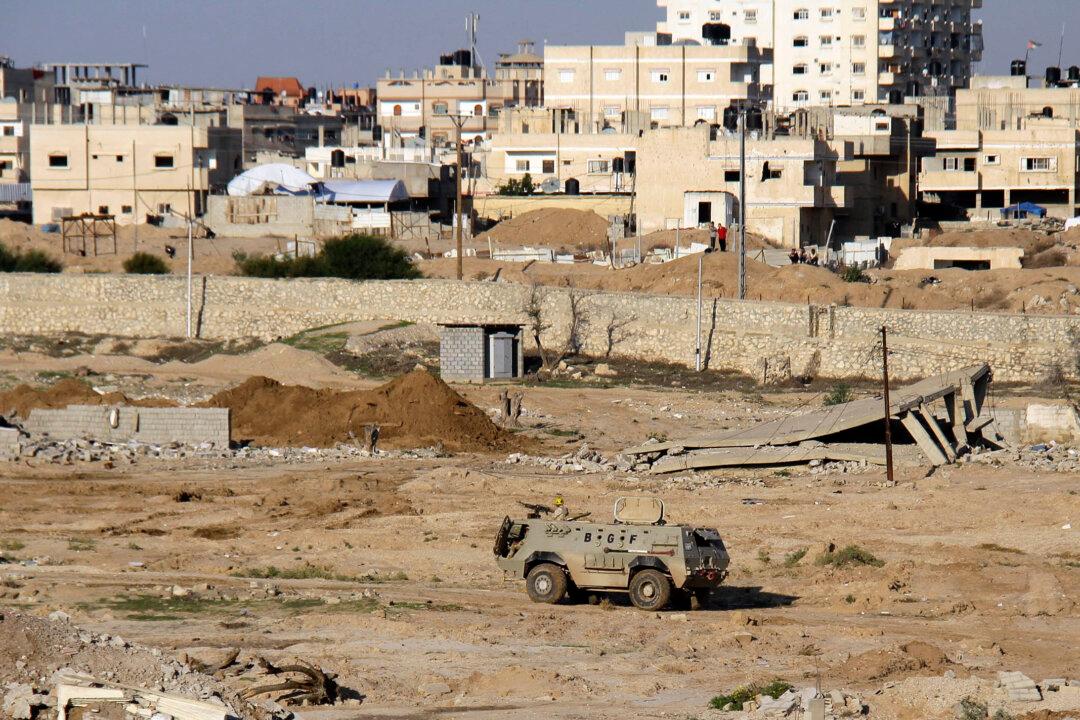 Scores Killed as Militants Attack Egyptian Troops in Sinai