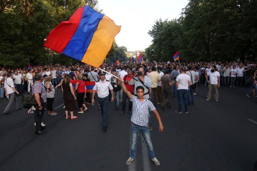 Armenian Police Disperse Protest After 2 Weeks